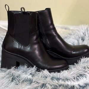 Anne Klein Black Heeled Boots